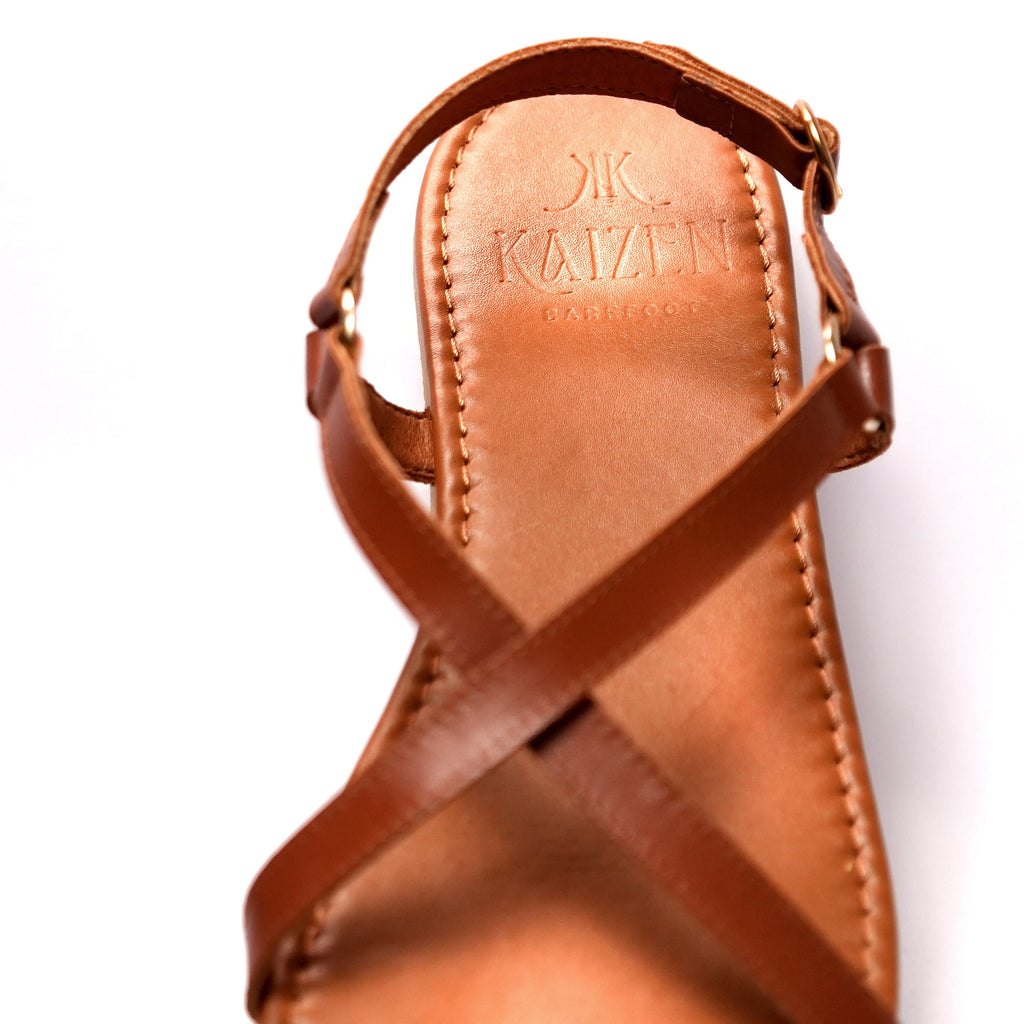 Sandalia barefoot bonita de piel para mujer