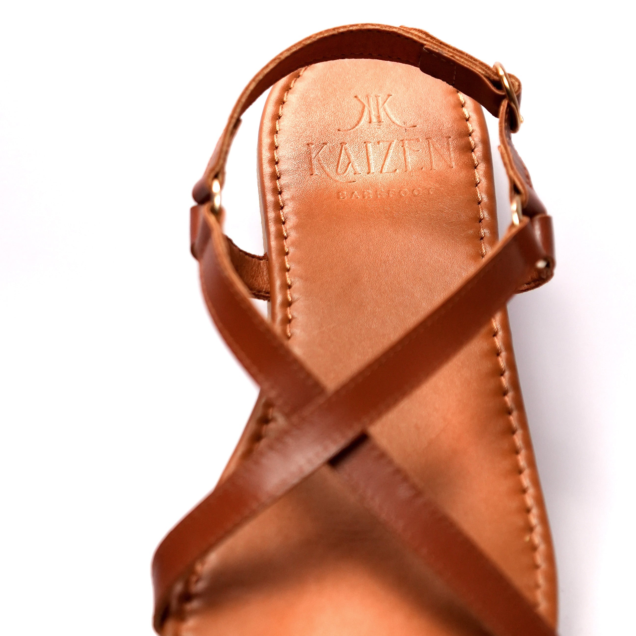 Sandalia barefoot bonita de piel para mujer