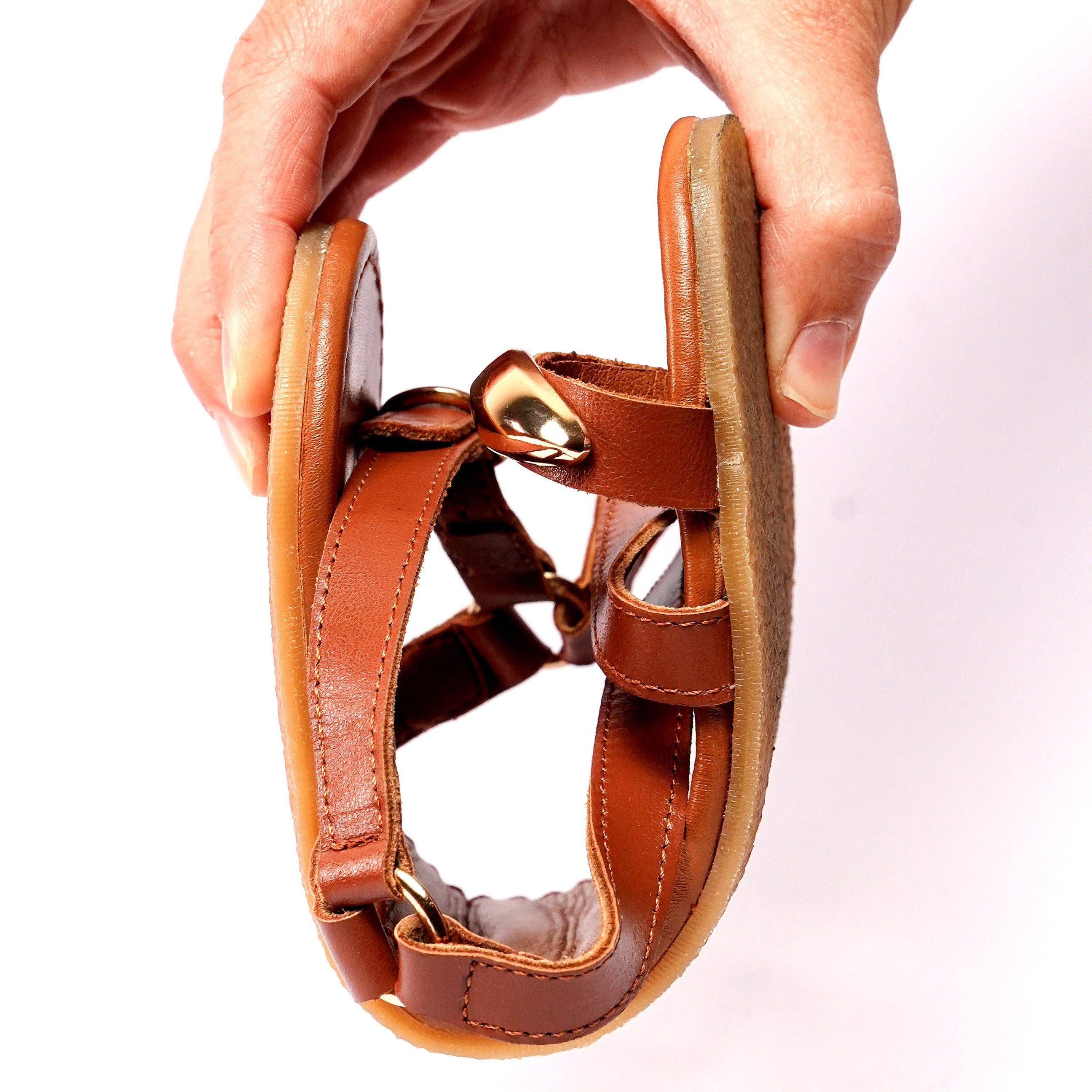 Sandalia barefoot bonita de piel para mujer